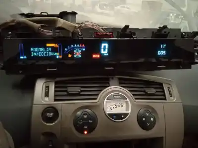 Veículo de Sucata renault scenic ii i- music do ano 2006 alimentado f9qe8