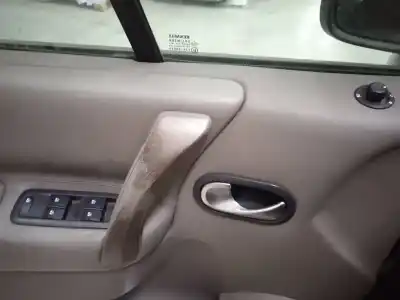 Veículo de Sucata renault scenic ii i- music do ano 2006 alimentado f9qe8