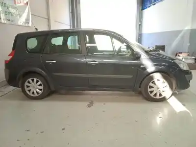Veículo de Sucata renault scenic ii grand emotion do ano 2006 alimentado f9q804