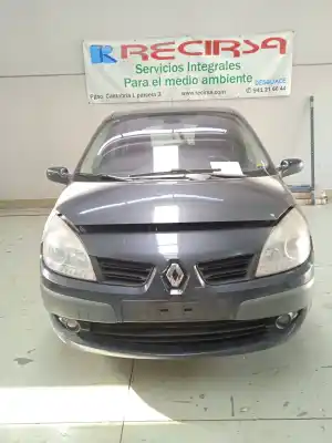 Veicolo di demolizione RENAULT SCENIC II Grand Emotion dell'anno 2006 alimentato F9Q804