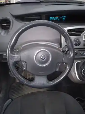 Veículo de Sucata renault scenic ii grand emotion do ano 2006 alimentado f9q804