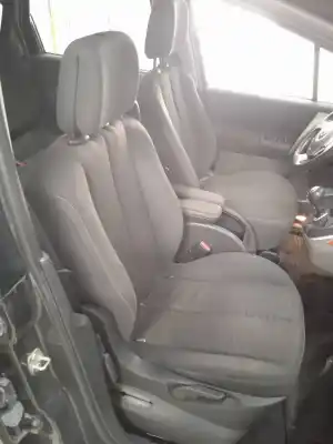 Veículo de Sucata renault scenic ii grand emotion do ano 2006 alimentado f9q804