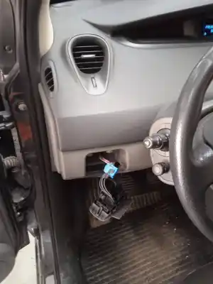 Veículo de Sucata renault scenic ii grand emotion do ano 2006 alimentado f9q804