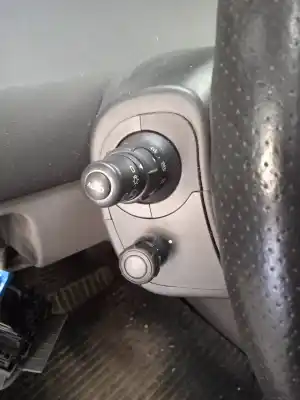 Veículo de Sucata renault scenic ii grand emotion do ano 2006 alimentado f9q804