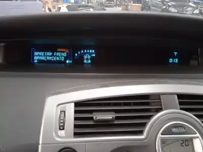 Veículo de Sucata renault scenic ii grand emotion do ano 2006 alimentado f9q804