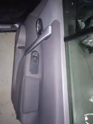 Veículo de Sucata renault scenic ii grand emotion do ano 2006 alimentado f9q804