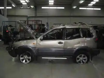 Véhicule à la ferraille NISSAN TERRANO/TERRANO.II (R20) Sport de l'année 2004 alimenté ZD30