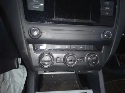 Здавання транспортного засобу skoda octavia combi (5e5) elegance року 2015 потужний clh