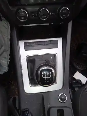 Здавання транспортного засобу skoda octavia combi (5e5) elegance року 2015 потужний clh