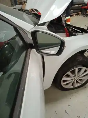 Здавання транспортного засобу skoda octavia combi (5e5) elegance року 2015 потужний clh