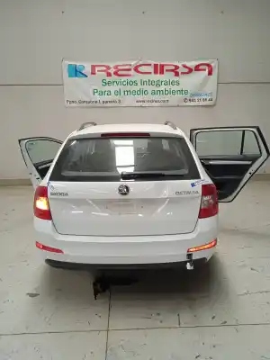 Здавання транспортного засобу skoda octavia combi (5e5) elegance року 2015 потужний clh