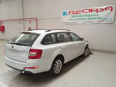 Здавання транспортного засобу skoda octavia combi (5e5) elegance року 2015 потужний clh