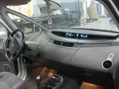 Scrapping Vehicle renault espace iv (jk0) grand espace dynamique of the year 2002 powered p9x701