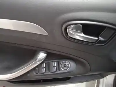 Vehicul casat ford mondeo berlina (ca2) trend al anului 2008 alimentat qyba