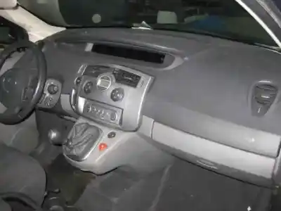 Veicolo di demolizione renault scenic ii exception dell'anno 2008 alimentato f9q818