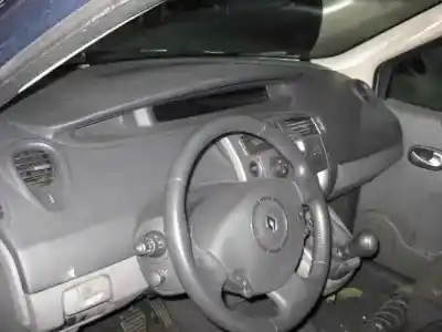 Veicolo di demolizione renault scenic ii exception dell'anno 2008 alimentato f9q818