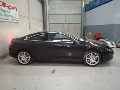 Veículo de Sucata renault laguna coupe gt do ano 2011 alimentado m9r820