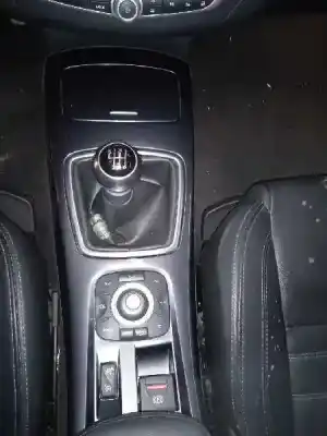 Veículo de Sucata renault laguna coupe gt do ano 2011 alimentado m9r820