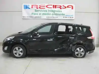 Veículo de Sucata RENAULT SCENIC III Grand Dynamique do ano 2011 alimentado R9M402
