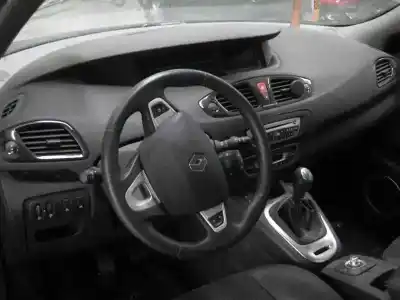 Veículo de Sucata renault scenic iii grand dynamique do ano 2011 alimentado r9m402