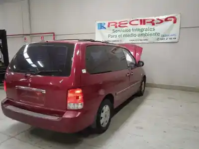 Veículo de Sucata kia carnival td ls do ano 2002 alimentado j3