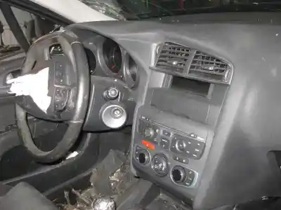 Здавання транспортного засобу citroen c4 lim. exclusive року 2011 потужний 9hrdv6c