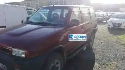 Véhicule à la ferraille nissan terrano/terrano.ii (r20) avenue de l'année 1994 alimenté td27ti