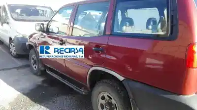 Véhicule à la ferraille nissan terrano/terrano.ii (r20) avenue de l'année 1994 alimenté td27ti