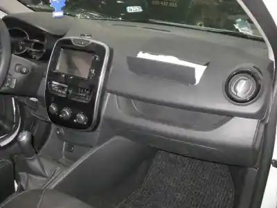 Sloopvoertuig renault clio iv authentique van het jaar 2015 aangedreven k9k612