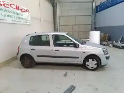 Здавання транспортного засобу renault clio ii fase ii (b/cb0) authentique року 2002 потужний d4f712