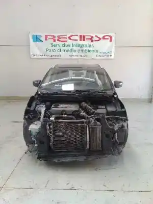 Veículo de Sucata KIA CARENS ( ) Basic do ano 2015 alimentado D4FD