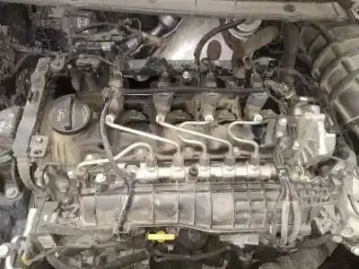 Vehicul casat kia carens ( ) basic al anului 2015 alimentat d4fd