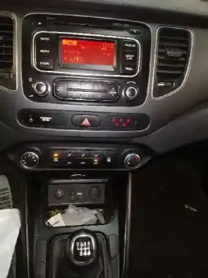 Vehicul casat kia carens ( ) basic al anului 2015 alimentat d4fd