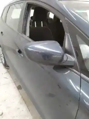 Vehicul casat kia carens ( ) basic al anului 2015 alimentat d4fd