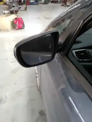 Vehicul casat kia carens ( ) basic al anului 2015 alimentat d4fd