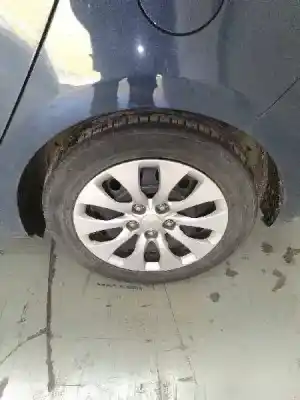 Vehicul casat kia carens ( ) basic al anului 2015 alimentat d4fd