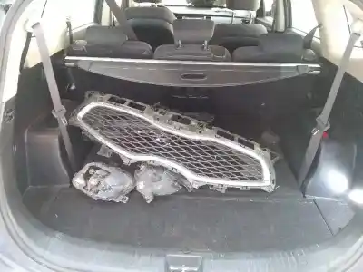 Vehicul casat kia carens ( ) basic al anului 2015 alimentat d4fd