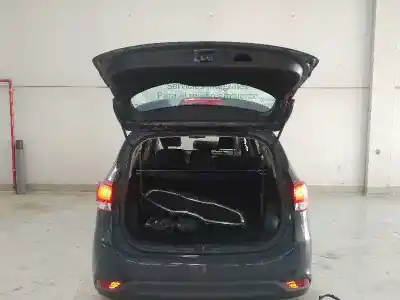 Vehicul casat kia carens ( ) basic al anului 2015 alimentat d4fd