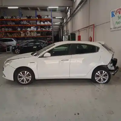 Veicolo di demolizione alfa romeo giulietta (191) distinctive dell'anno 2011 alimentato 940a3000