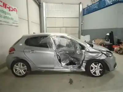 Veículo de Sucata peugeot 208 tech edition blue hdi do ano 2019 alimentado yhy