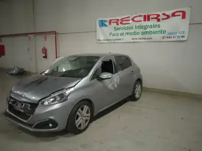 Veículo de Sucata peugeot 208 tech edition blue hdi do ano 2019 alimentado yhy
