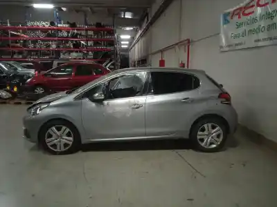Veículo de Sucata peugeot 208 tech edition blue hdi do ano 2019 alimentado yhy