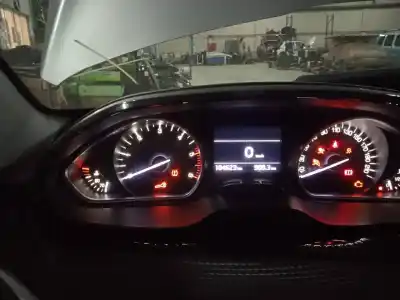 Veículo de Sucata peugeot 208 tech edition blue hdi do ano 2019 alimentado yhy