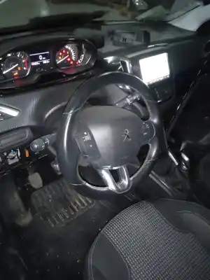 Veículo de Sucata peugeot 208 tech edition blue hdi do ano 2019 alimentado yhy