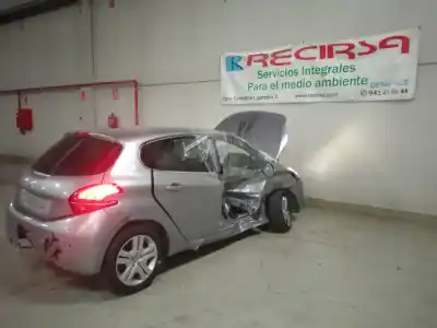 Veículo de Sucata peugeot 208 tech edition blue hdi do ano 2019 alimentado yhy