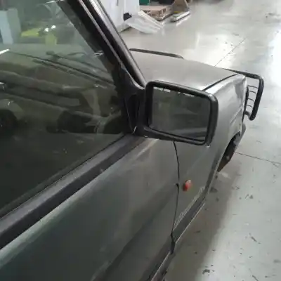 Здавання транспортного засобу land rover discovery (salljg/lj) tdi року 1993 потужний 12l