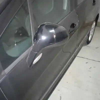 Veículo de Sucata peugeot 308 confort do ano 2009 alimentado 5fw