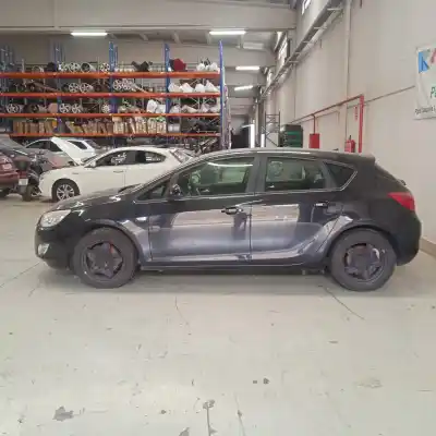 Sloopvoertuig opel astra j lim. enjoy van het jaar 2011 aangedreven a17dtj