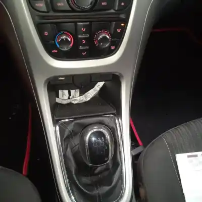 Sloopvoertuig opel astra j lim. enjoy van het jaar 2011 aangedreven a17dtj