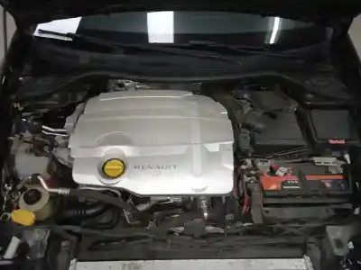 Sloopvoertuig renault   van het jaar 2011 aangedreven m9r820